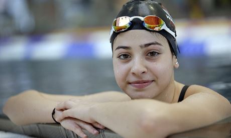 Syrská plavkyn Jusra Mardiniová ponese olympijskou vlajku v týmu uprchlík.
