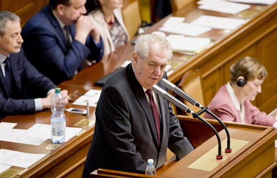 Silný pímluvce za zákon o obecném referendu, prezident Milo Zeman, pijel v...