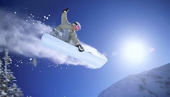 Na samém konci zimy se ve Skiareálu pindlerv Mlýn jede nejvtí snowboardový...