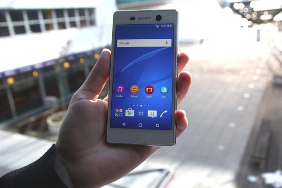 Sony Xperia M5