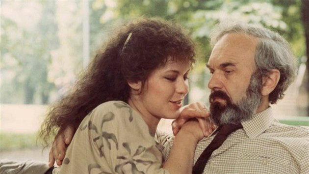 Zden�k Sv�rák v Olmerov� filmu Jako jed (1985).