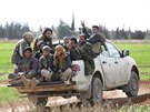 Povstalci z brigády Daí al-Sunna na jihu syrské provincie Aleppo (13. bezna...