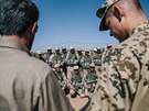 Výcvik kurdských bojovník u iráckého Irbílu (9. bezna 2016)