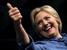Hillary Clintonov ukazuje palec na znamen vtzstv na Florid (15. bezen...