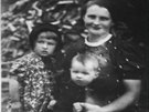 Jarmila ulkov s maminkou a sestrou v roce 1941.