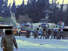 Vrtulník Ka-52 na novém snímku ze Sýrie. Má odmontované listy rotor, co...