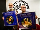 Zdenk Svrák a Jaroslav Uhlí se svými diamantovými deskami