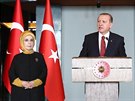 Turecký prezident Recep Tayyip Erdogan a jeho manelka Emine.
