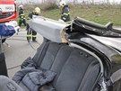 Nehoda tí osobních aut na zaátku obchvatu Uherského Hradit u Zlechova.