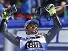 Francouzský lya Thomas Fanara se raduje z triumfu v obím slalomu ve Svatém...