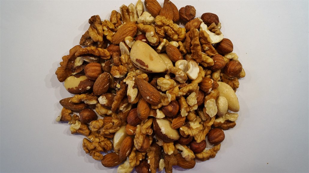 Směs zdraví. Všechny ořechy jsou zhruba z poloviny tvořeny tukem. Každý druh...