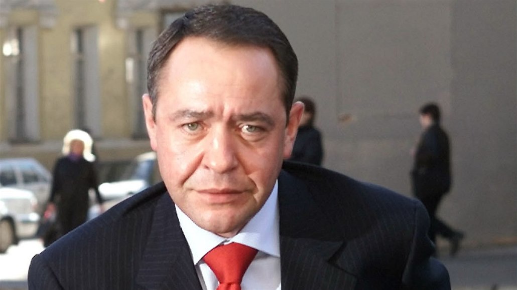 Michail Lesin na archivním snímku z roku 2002, kdy p�sobil jako ministr tisku...
