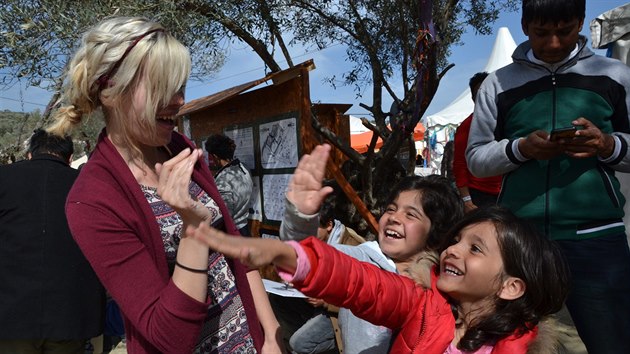 Dobrovolnice Sara Owensov pijela na eck ostrov Lesbos pomhat v tborech. Pochz pitom ze St. Louis ve Spojench sttech. (8. bezna 2016)