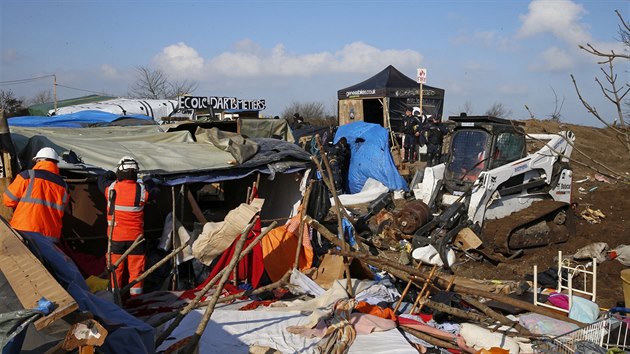 U Calais skonila likvidace jin sti pisthovaleckho tbora zvanho Dungle. (16. bezna 2016)