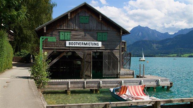 V městečku St. Wolfgang a jeho okolí si můžete pronajmout loďku nebo šlapadlo.