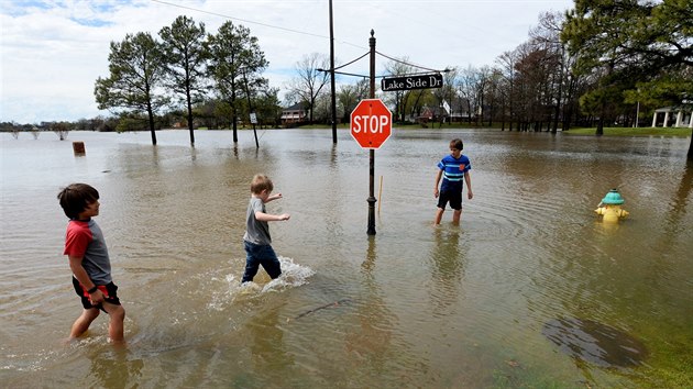Zplavy v Louisian (10. bezna 2016).