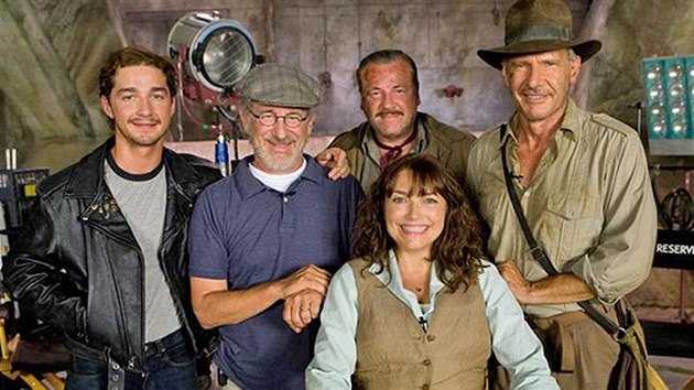 Tvr tm filmu Indiana Jones 4: Krlovstv kilov lebky - Shia LaBeouf, Steven Spielberg, Karen Allenov, Harrison Ford a Ray Winstone