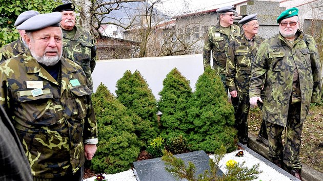 Pietn akce k vro mrt Victora Cibicha u jeho hrobu ve Valtov na stecku. (19. 3. 2016)