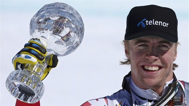 Norsk lya Aleksander Aamodt Kilde s malm kilovm globem za celkov triumf v superobm slalomu.