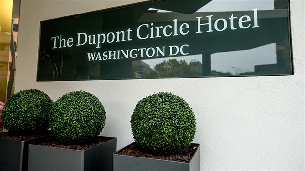 Hotel Dupont Circle ve Washingtonu, kde byl Lesin v listopadu 2015 nalezen mrtv (11. bezna 2016).