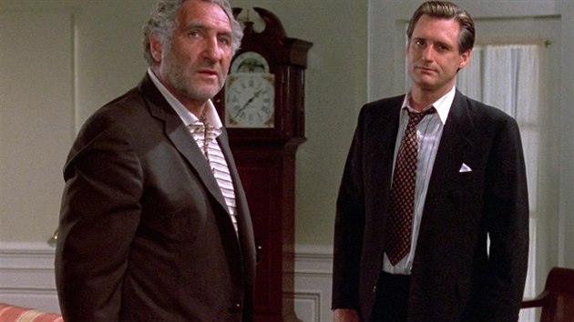 Judd Hirsch (vlevo) s Billem Pullmanem ve filmu Den nezvislosti: Nov tok.