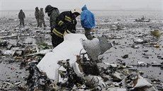 Trosky havarovaného letounu na ruském letiti Rostov na Donu. (19. bezna 2016)