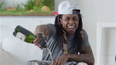 Lil Wayne v nové reklam lije na smartphone ampaské