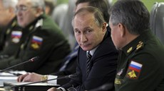Prezident Vladimir Putin na setkání čelných představitelů ruské armády (11....