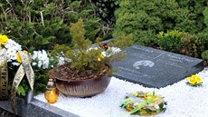 Hrob Victora Cibicha ve Valtíov na Ústecku. (19. 3. 2016)