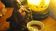 V �ajovn� Orijin jsme ochutnali doporu�ený p�íjemn� zemitý Pu-Erh Zlatý drak.