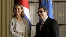 Federica Mogheriniová a Bruno Rodríguez Parrilla podepsali v Havan dohodu o...