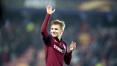 Martin Frýdek d�kuje spar�anským fanou�k�m za podporu.