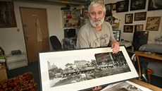 Fotograf a restaurátor historických fotografií Vladislav Vítek ukazuje ve svém...