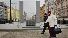 V loském roce se u pomníku jet konal hlavní vzpomínkový akt Slavností svobody. Do konce letoního dubna oba sedm metr vysoké pylony zmizí