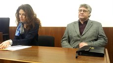 Bývalý starosta Studénky Ladislav Honusek u okresního soudu v Novém Ji�ín�.