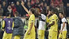Fotbalisté Villarrealu se radují z postupu do tvrtfinále Evropské ligy