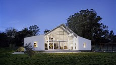 Ran� vlastní ekologicky a modern� smý�lející mladý pár se t�emi d�tmi.