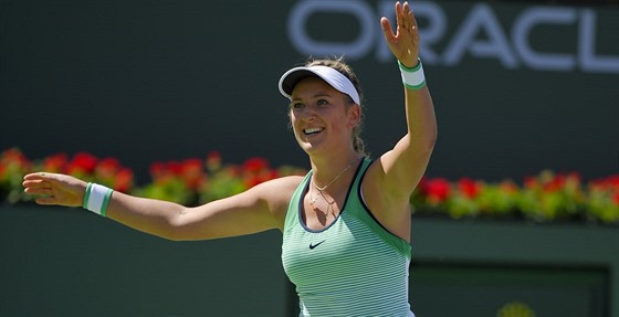 Viktoria Azarenková slaví triumf na turnaji v Indian Wells.