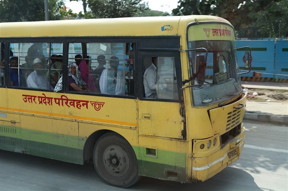Indické autobusy jsou relativně bezpečné. Ve statistikách smrtelných úrazů jsou...