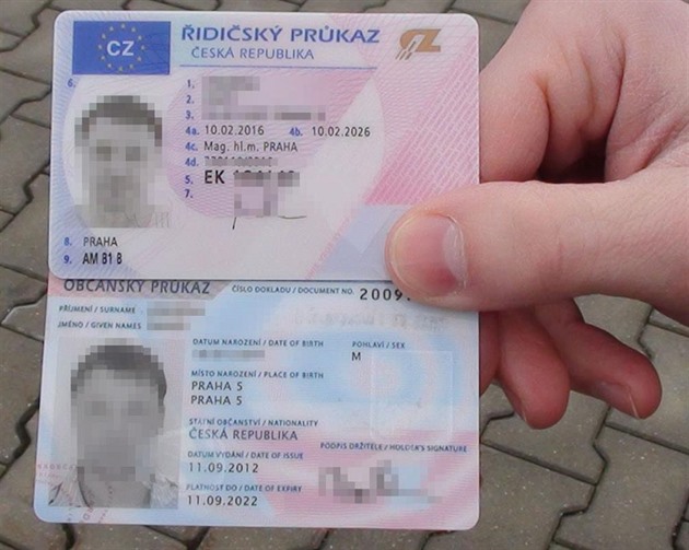 Hledaný muž žil čtyři roky pod identitou příbuzného, udělal si i řidičák