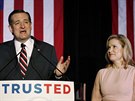 Ted Cruz a jeho ena Heidi v Houstonu (15. bezna 2016)