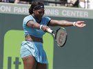 Serena Williamsová gestikuluje v utkání se Svtlanou Kuzncovovou.