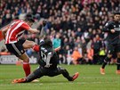 SROVNÁNO. Graziano Pellé dává druhý gól Southamptonu, kterým vyrovnal stav ...
