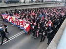Pochod fanouk fotbalovho klubu Slavia na derby praskch S (20. bezna...