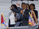 Americký prezident Barack Obama a první dáma Michelle Obama po píletu do...