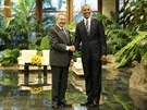 Americký prezident Barack Obama a kubánský prezident Raúl Castro se seli v...