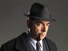 Herec Rowan Atkinson jako detektiv Maigret