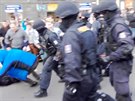 Policisté se na Václavském námstí stetli s demonstranty.