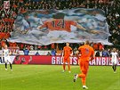 Pi utkání mezi Nizozemskem a Francií uctili zesnulou legendu Johana Cruyffa...