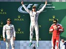 Stupn vítz po Velké cen Austrálie: uprosted jásající vítz Nico Rosberg,...